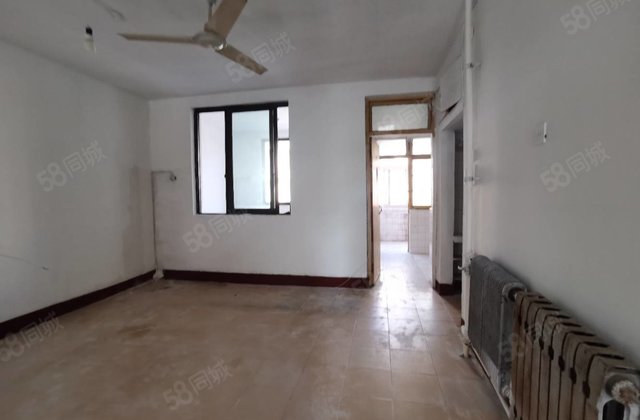 兴华路小雪一墙之隔，步梯二楼，房东诚心出售，东昌，兴华路