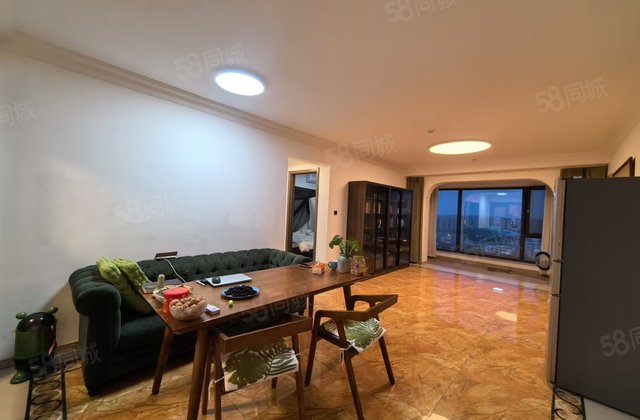 翡丽湾观景房，114.8万三室两厅两卫