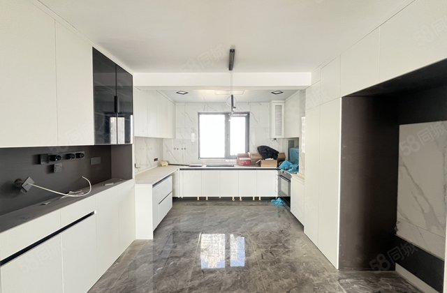 宏帆广场4室2厅158㎡116万二手房图片