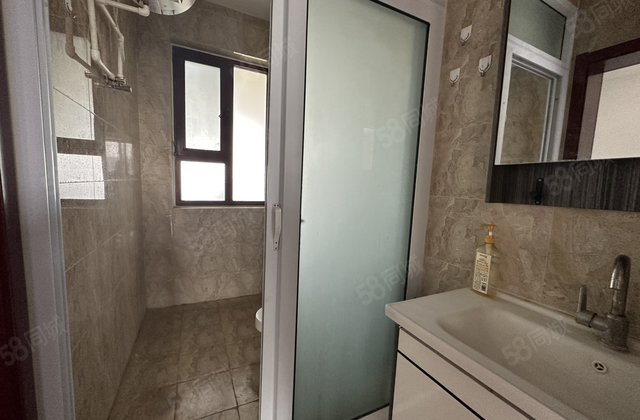 实验旁，119平三居好楼层，证满两年，送储藏室，随时看房