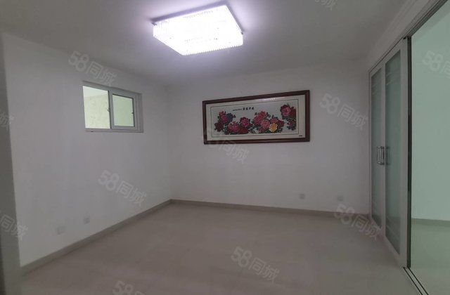 阳光  颐馨园二期商品房多层二楼带阳面车库城市之尊月亮湾附近