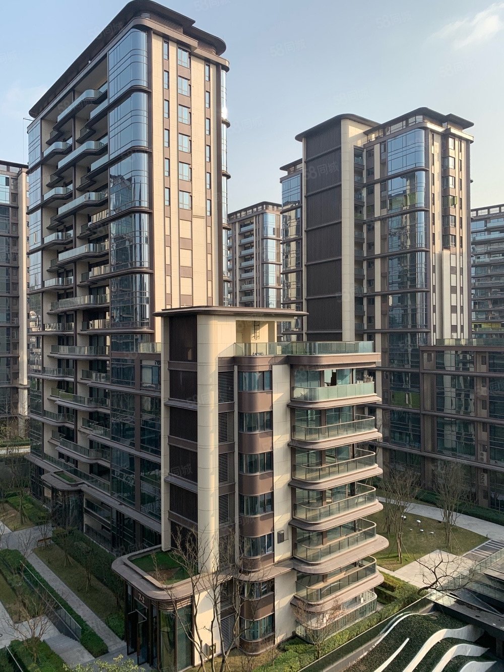 【10图】照母山 龙湖舜山府 高端豪宅大平层 中庭景