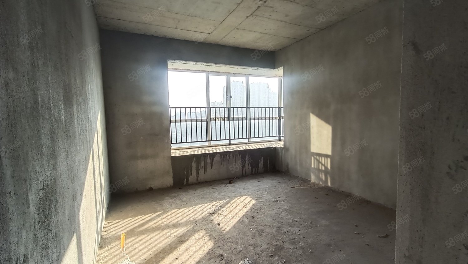 滨江御府3室2厅2卫126㎡南北54万