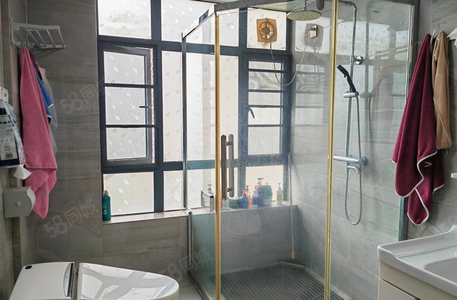 南国豪苑4室2厅166㎡195万二手房图片