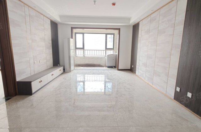 高新区文轩月季公园西 裕昌九州新城 元宝户型 车储齐全免大税