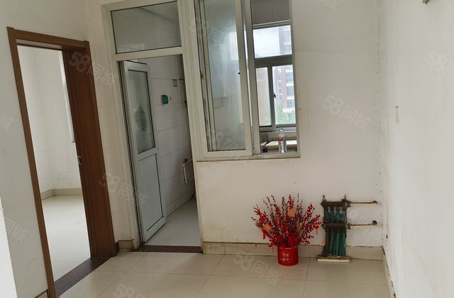 带车库 边户采光好 昌润莲城西 3室