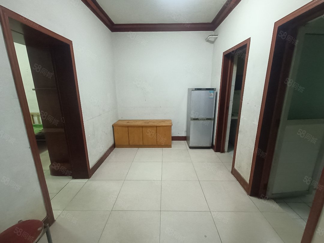 轮胎东村2室2厅1卫76㎡南北23万