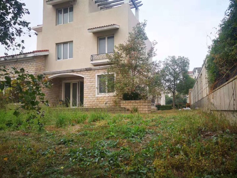 聚贤煌都 临河独栋别墅 1.5亩花园 产证满五 随时看房