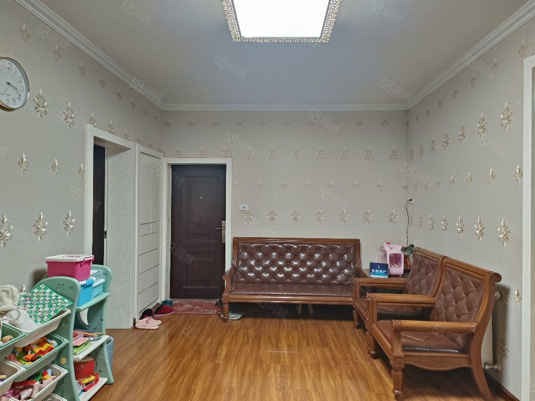 铁兵花园3室2厅1卫95㎡南北48万