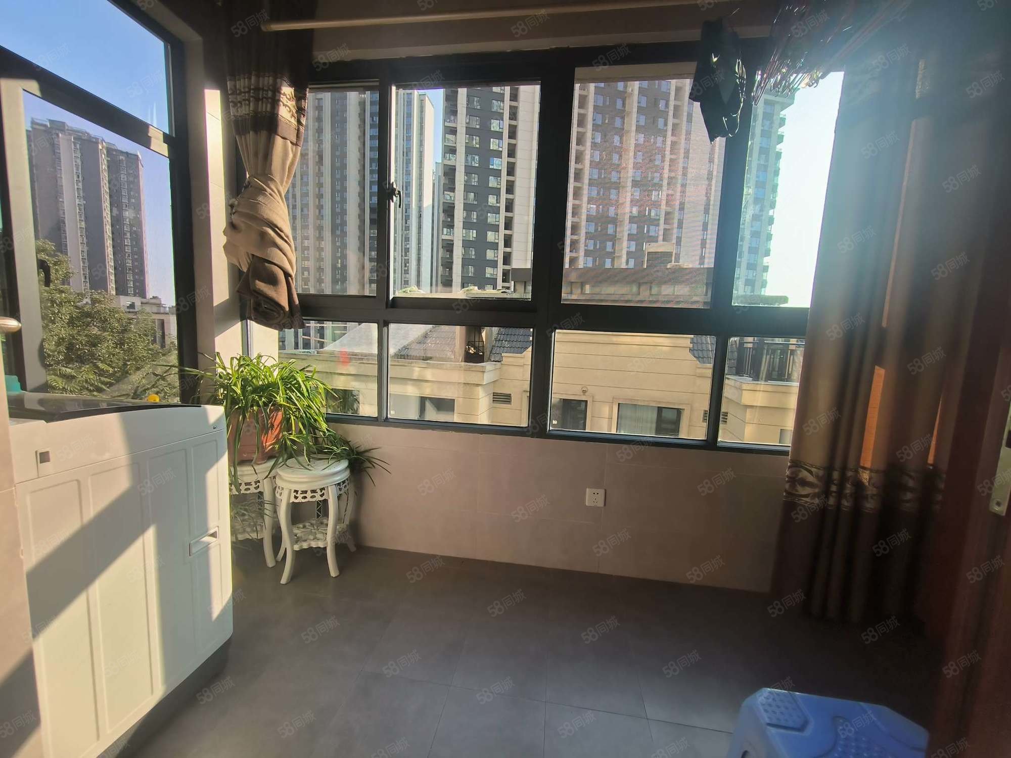 国瑞蓝山郡3室2厅2卫128.5㎡南北71万