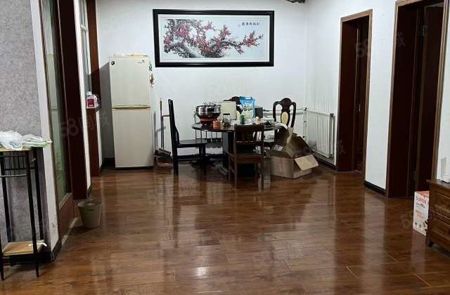 文轩 东关国际附近 总高6层电梯洋房带阁楼露台 三室两厅两卫