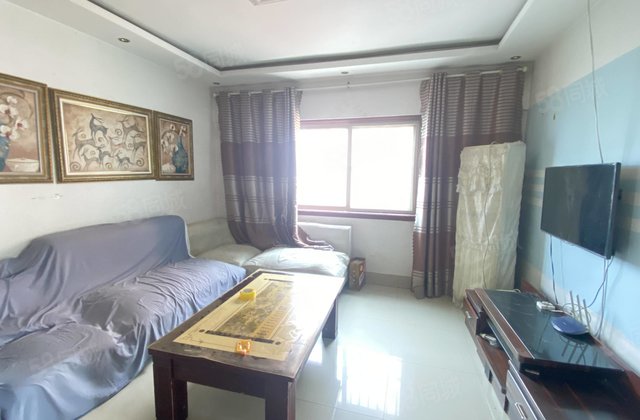 香江南邻 东边户 不是顶楼 接受楼层价格好商量 免大税可分期