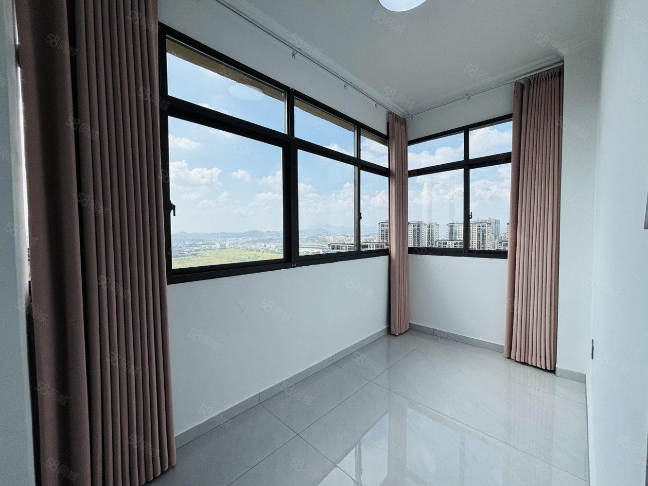 香槟国际5室2厅2卫130㎡南北69.8万