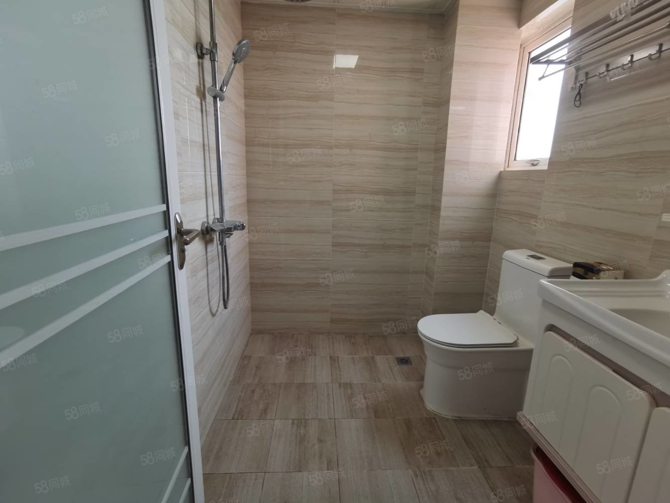 锦绣潜城3室2厅2卫136㎡南北69万