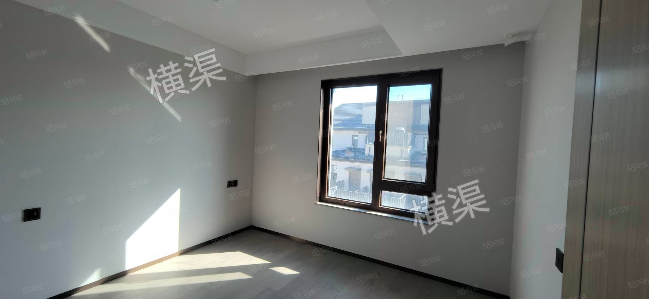 龍湖云河玉陛5室2廳3衛(wèi)266㎡南北1380萬