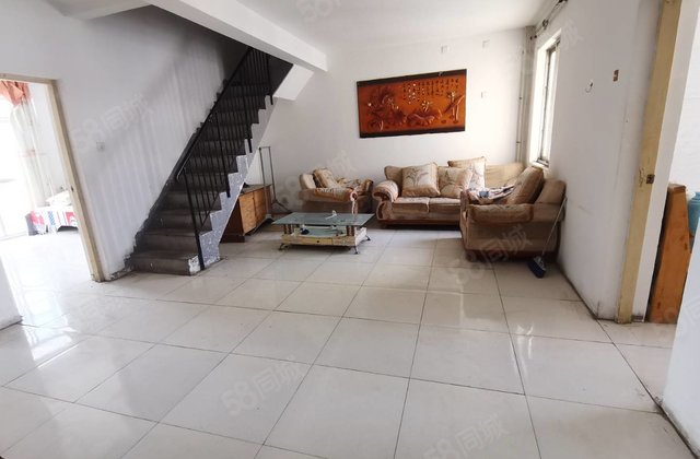 文轩：5000多，闸口中医院，新时代小区67复式，内置楼梯