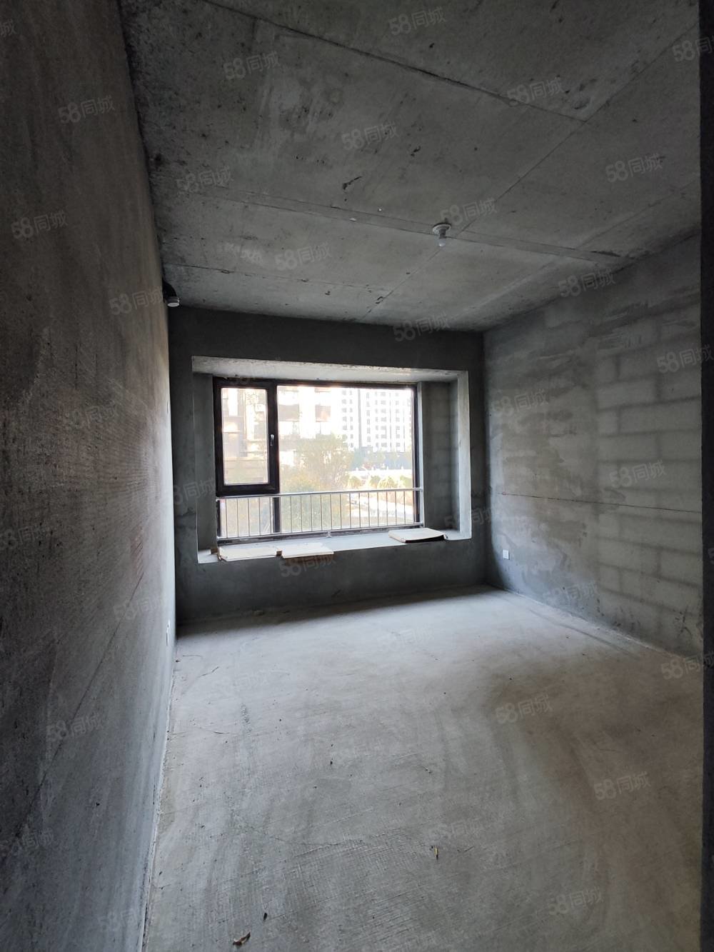 华韵锦园3室2厅2卫152㎡南北89万