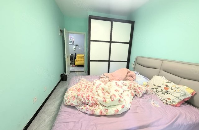 65萬 两室客厅朝阳 元宝户型  有两室两厅 新一中8号院