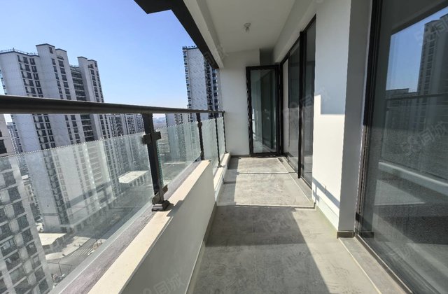 新出急售   城市芳华兰园  送车储 采光好 城市芳华 玖玺