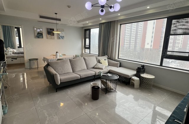 百合新城3室2厅东边户带储藏室总层高18