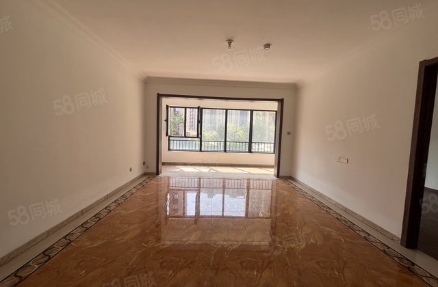 国岳府四叶草小高层 免大税送露台 可贷款 随时看房 着急卖