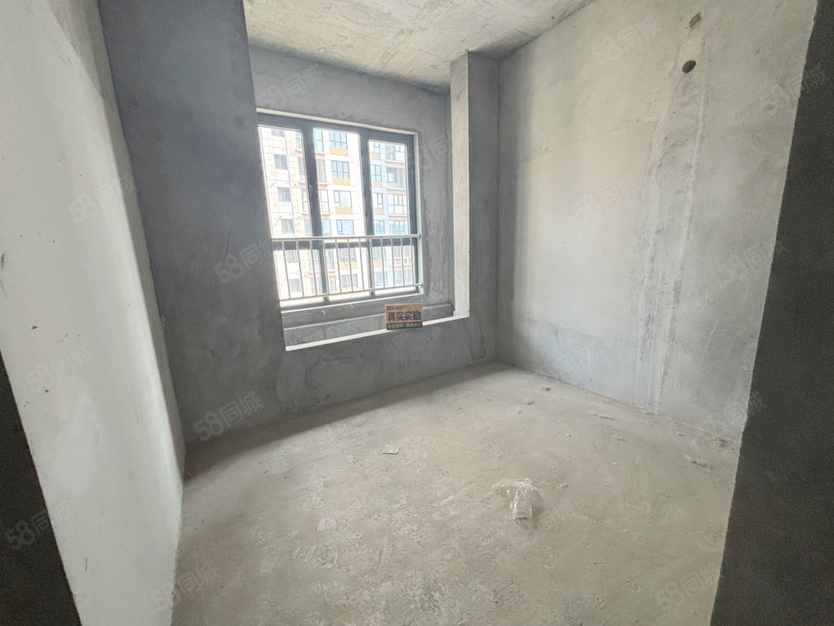 香山苑小区(张湾)3室2厅2卫110㎡南北78万