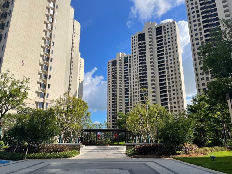 双悦湾4室2厅2卫126.71㎡南北136万