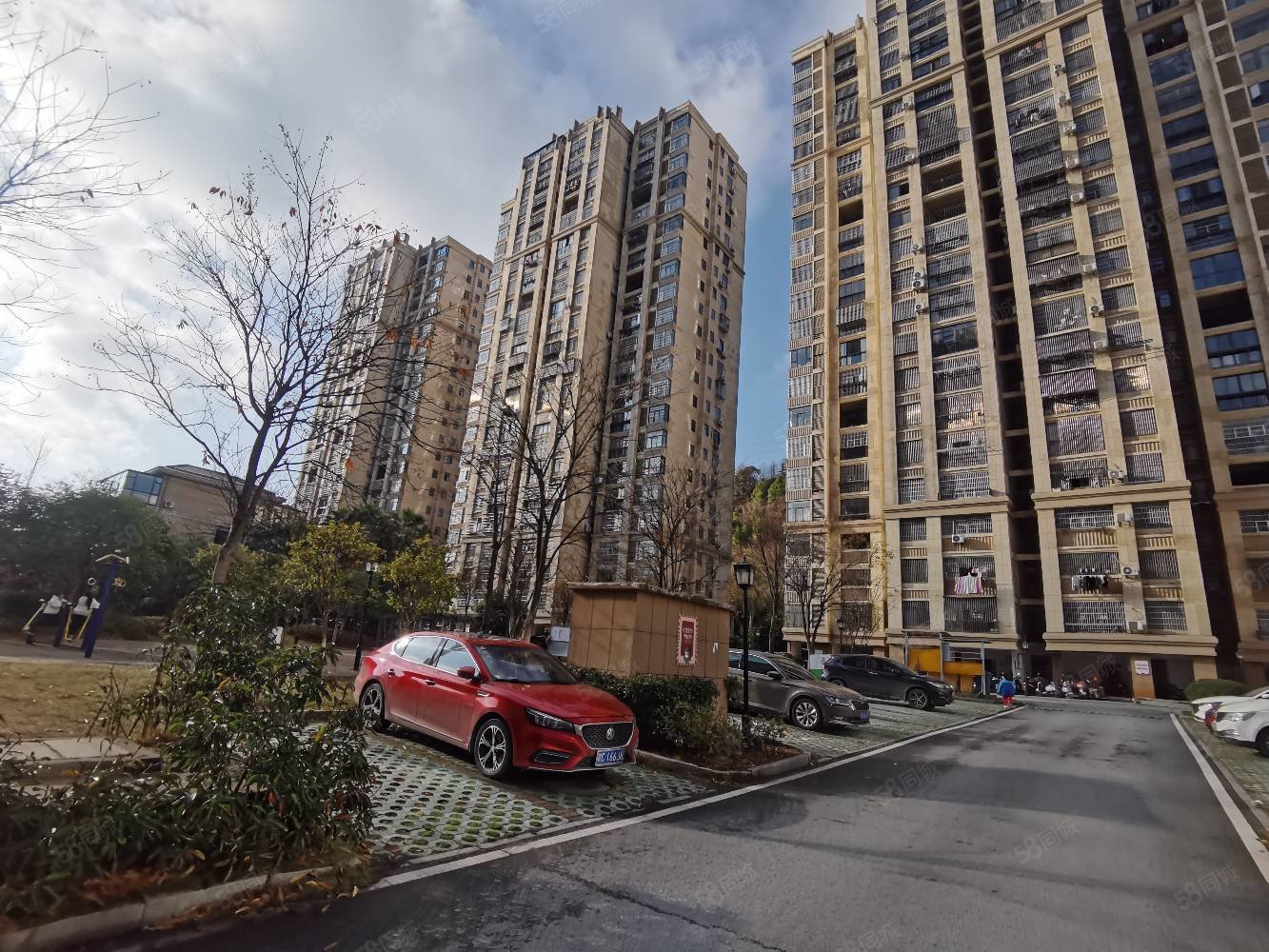 毓秀苑3室2厅1卫100㎡南74.8万