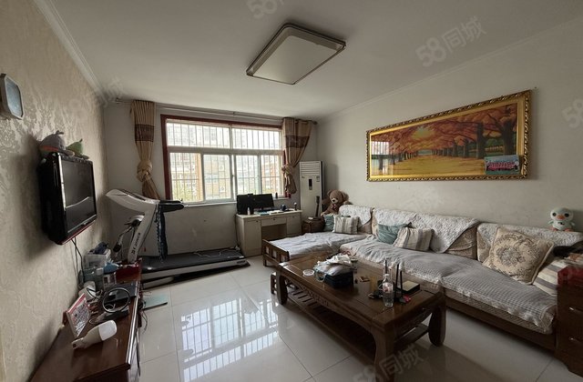 嘉明多层三楼精装修三室双阳台双卫免大税带储藏室