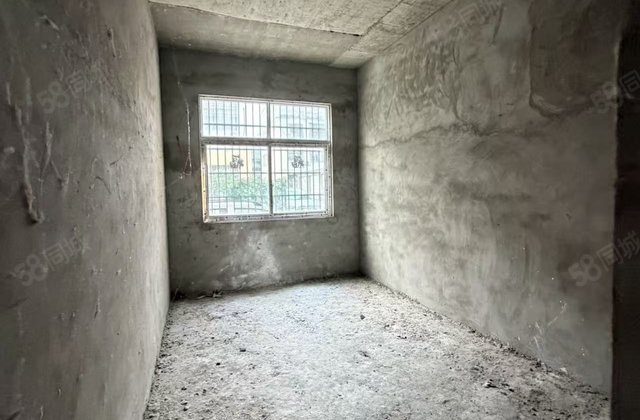 前楼社区3室2厅145㎡38万二手房图片