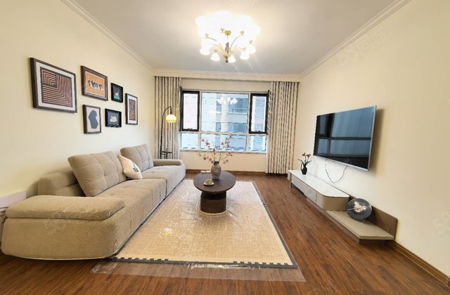 民生凤凰城八号院 精装修 边户 户型方正 送车位储