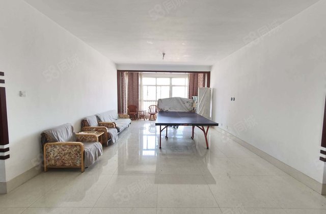 万达附近，现代珑园！洋房一梯两户大平层，双阳台带车位储藏室