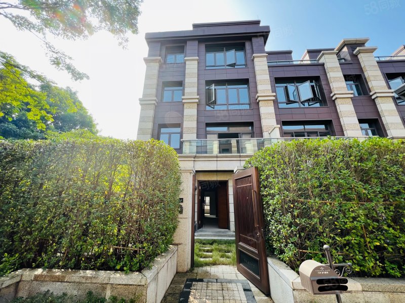 黄旗山下皇马郦宫别墅东边位风水好位置安静次新别墅区