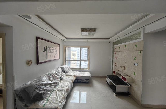 水岸花语。精装急售。带储藏室。有钥匙。送家具家电