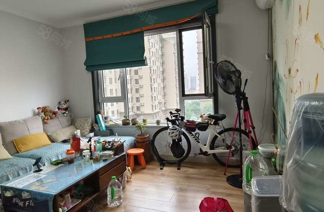 公园首府东区，好楼层西边户，带车位地下室，看房方便