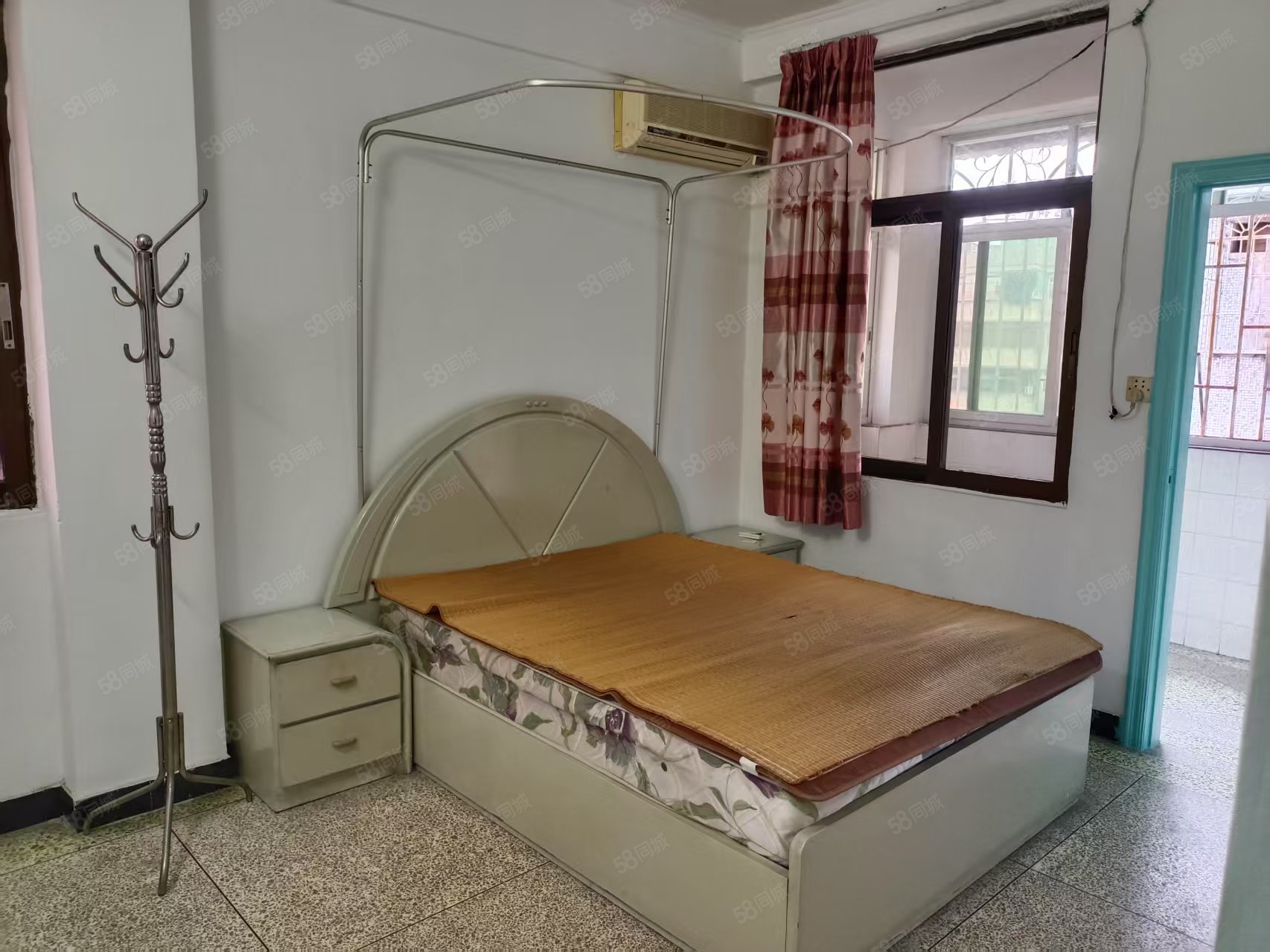 西荣路小区3室2厅1卫100㎡东南32万