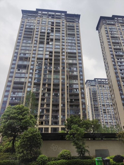 新鸿国悦府(平阳)4室2厅2卫122.31㎡南北210万