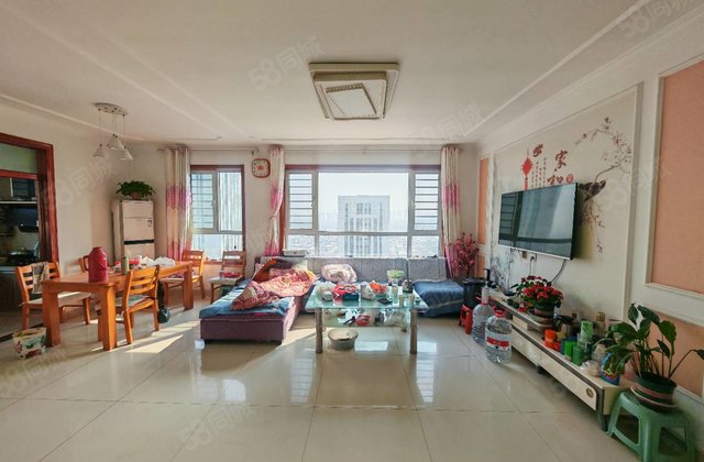 东边户，一号院二号院润景苑，送储免大税，随时看房免大税急售。