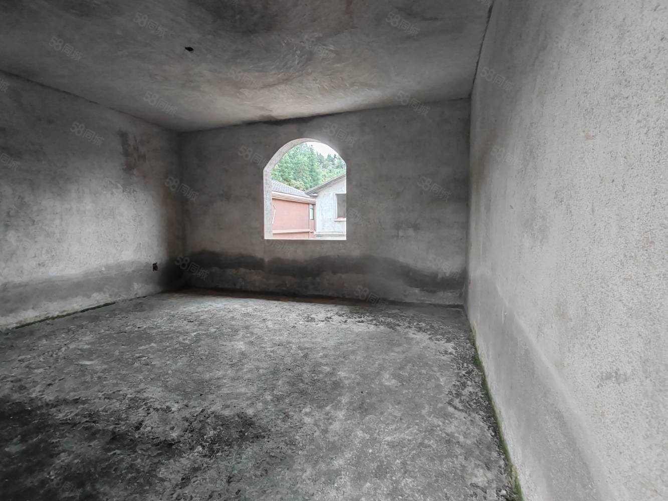 湖田壹号7室3厅3卫420㎡南北169万