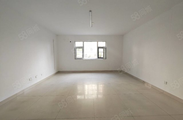 急售！民生一号院对过！颐中外国语昌润路 三室朝阳免大税有钥匙