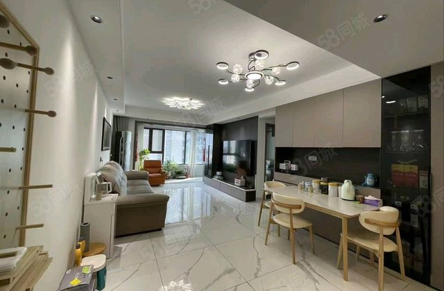 新上！碧桂园国岳府精装三室！拎包住，免大税随时看房