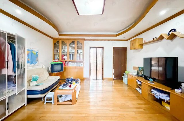 康山里小区3室2厅114㎡188万二手房图片