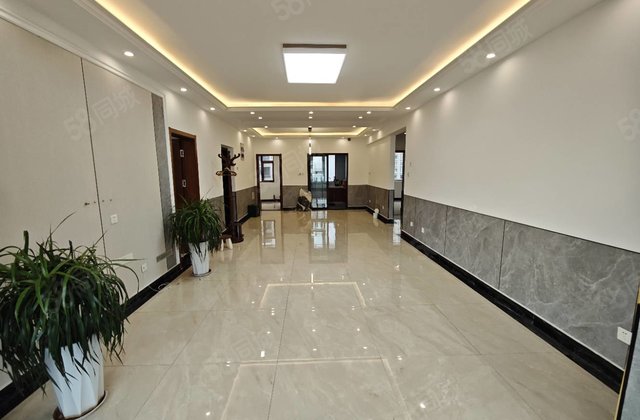 房东 价急售老文轩 闸口 电梯精装四叶草户型 免大税带储藏室