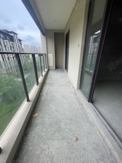 华地公元4室2厅2卫150㎡南北145万