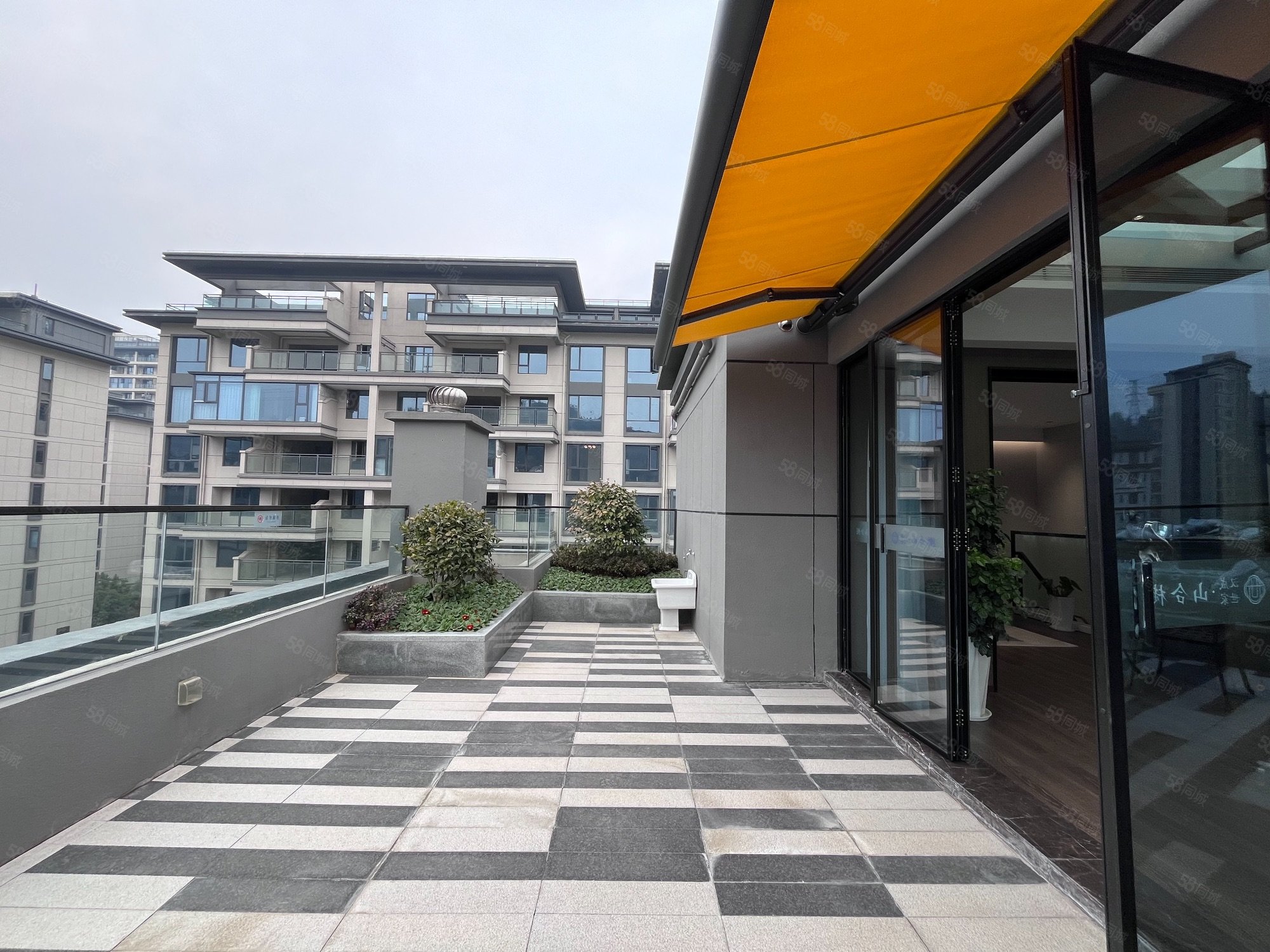 汉成世家5室3厅5卫178㎡南北125万