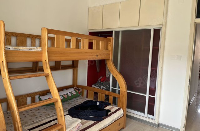 兴华西路昌华小区 带储藏室 北顺东昌 市医院  三室两厅