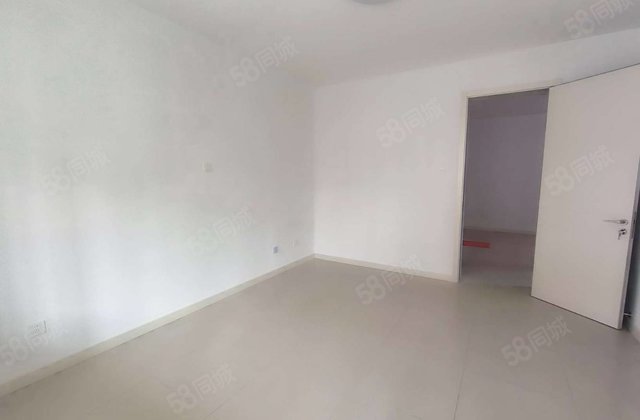 出售 实拍 东边户 公摊小 送50平大车库 多层三楼 水晶城