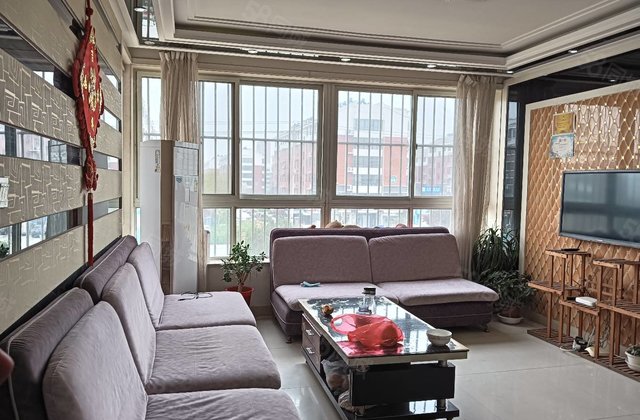 嘉明东边户飘窗，水岸新城中层，新城邦，香格里小镇，万豪，昌庭