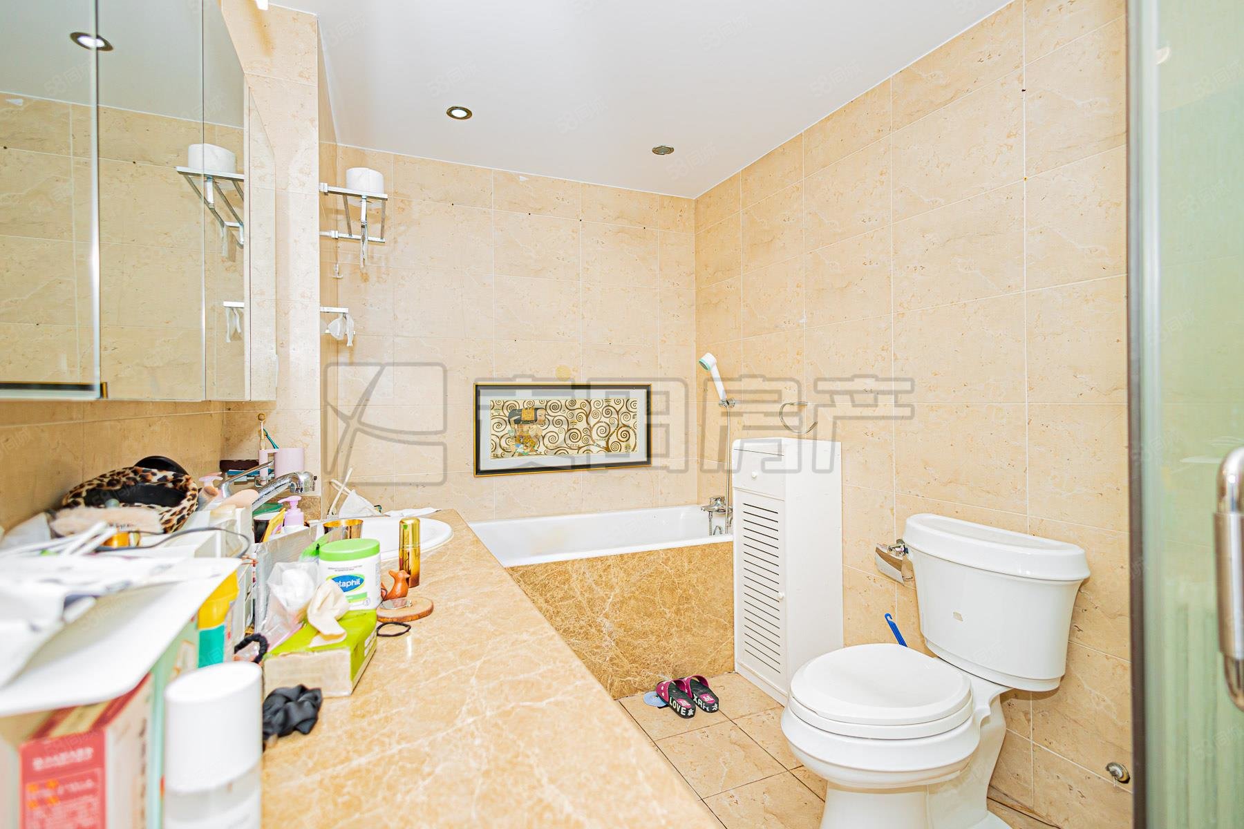 一瓶3室2廳2衛(wèi)188.53㎡南北2650萬