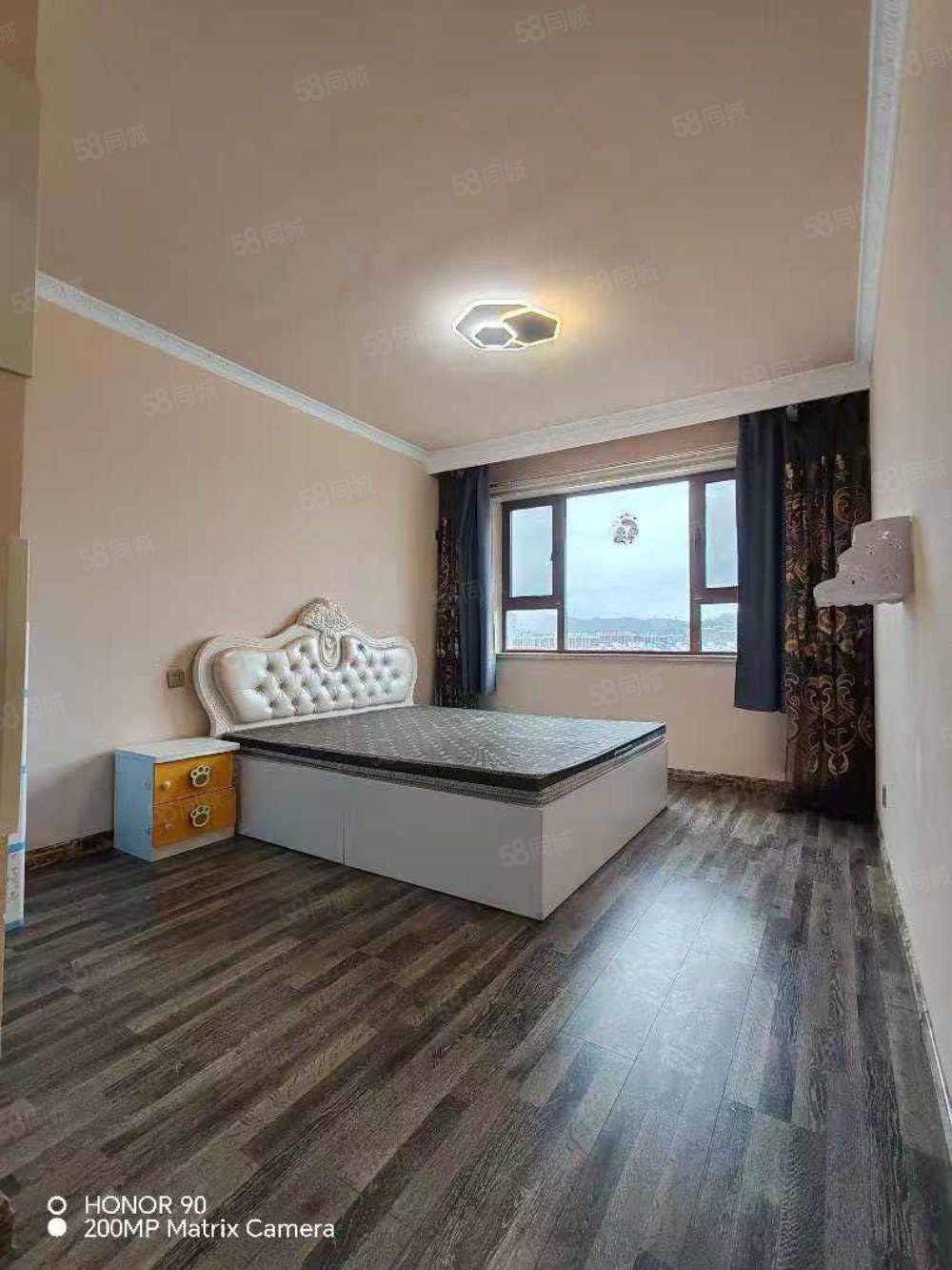 铁北鑫城3室2厅2卫145㎡南北49万